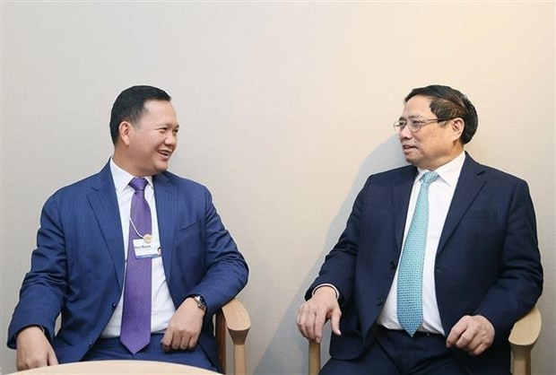 Le Premier ministre cambodgien Hun Manet (à gauche) et le Premier ministre vietnamien Pham Minh Chinh. Photo : VNA. 