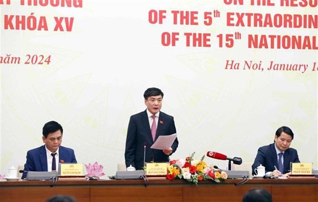 Le président du Bureau de l’Assemblée nationale, Bui Van Cuong préside la conférence de presse sur les résultats de la 5e session extraordinaire de la 15e Assemblée nationale. Photo: VNA