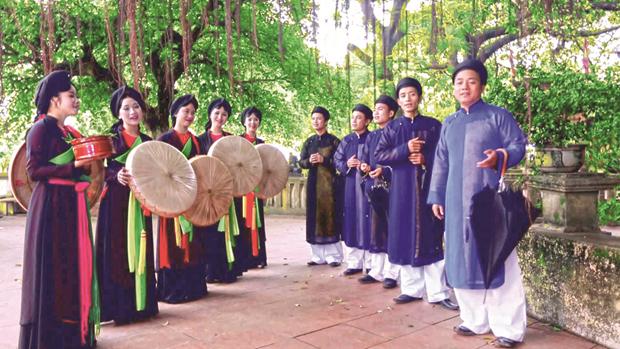 Cristallisant la culture et l’âme des habitants de Bac Ninh - région de Kinh Bac, les chants populaires "quan họ" sont comme une source qui coule à jamais, à travers les siècles. Photo : baochinhphu.vn 