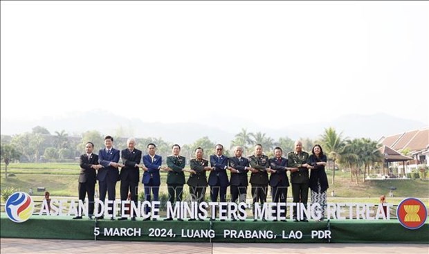 Les chefs de délégation à la réunion restreinte des ministres de la Défense de l’ASEAN. Photo : VNA.