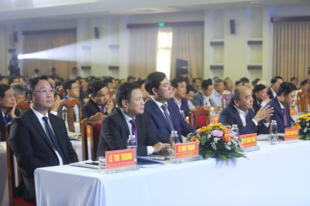 Conférence pour annoncer le plan directeur de Quang Nam pour la période 2021-2030 avec une vision jusqu'en 2050 et lancer l'Année nationale de restauration de la biodiversité 2024. Photo : VNA.