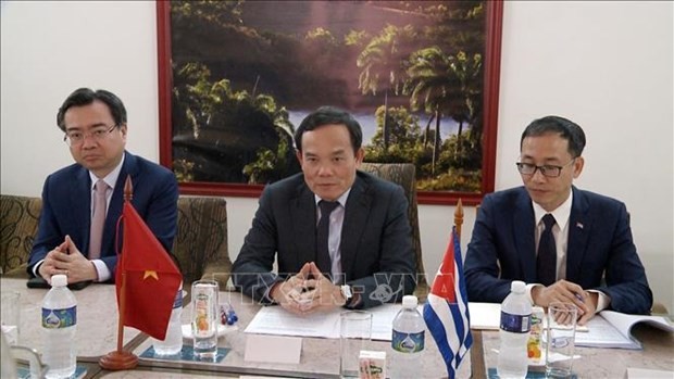 Le Vice-Premier ministre Trân Luu Quang (au milieu) à la 41e réunion du Comité intergouvernemental Vietnam - Cuba. Photo : VNA.