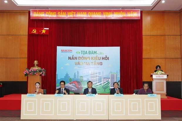 L'échange de vue sur le versement de devises étrangères dans les infrastructures à Ho Chi Minh-Ville. Photo : VNA