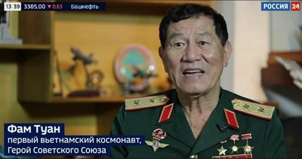 L'astronaute Pham Tuan lors d'une interview accordée à la chaîne de télévision russe Russia-24. Photo: VNA