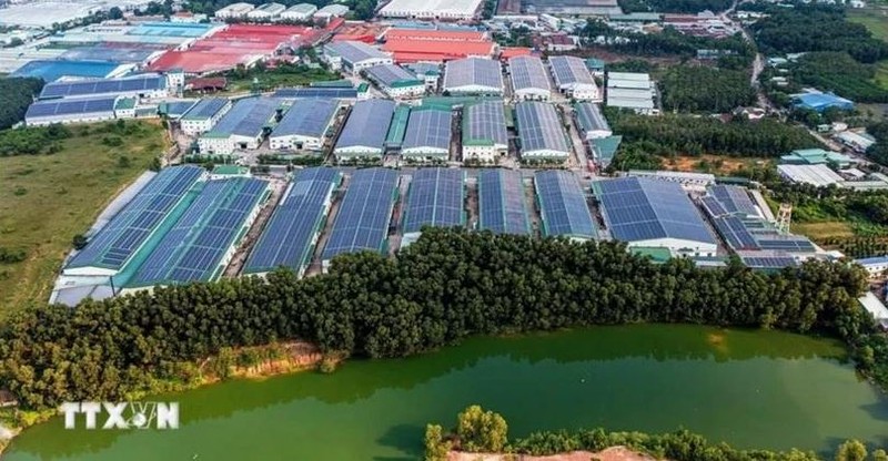 À ce jour, les zones industrielles (ZE) de la province de Binh Duong abritent 3 128 projets actifs, dont 2 448 projets à capitaux étrangers cumulant un capital social total de plus de 29,6 milliards de dollarsPhoto : VNA.