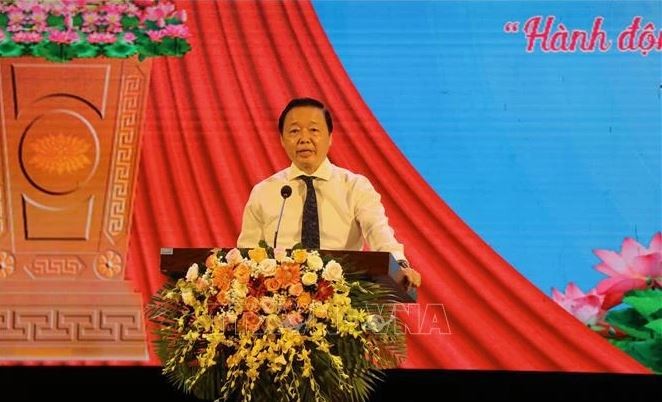 Le vice-Premier ministre Trân Hông Hà s’exprime lors de la cérémonie, à Huê, le 1er mai. Photo : VNA.