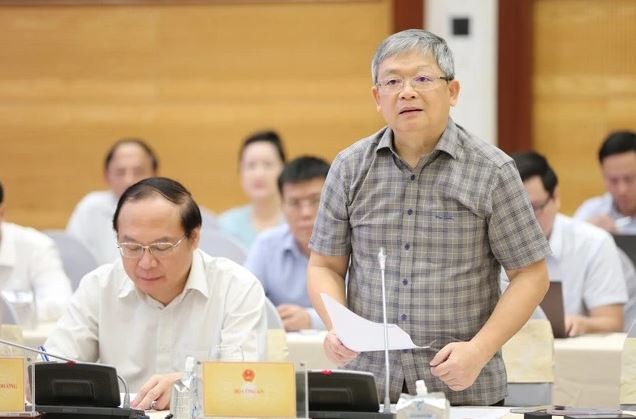 Le général de brigade Hoàng Anh Tuyên, chef adjoint du bureau du ministère de la Sécurité publique, lors de la conférence de presse régulière du gouvernement. Photo : VNA.