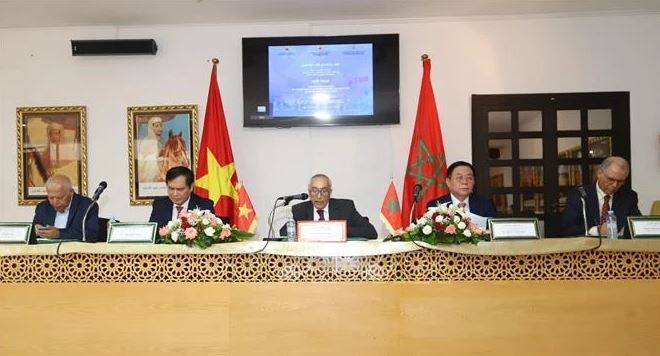 Les intervenants lors du séminaire, dans la capitale Rabat, le 31 mai. Photo : VNA.