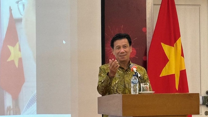 L'ambassadeur du Vietnam en Indonésie, Ta Van Thong, prend la parole. Photo: VNA