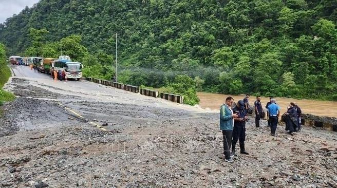 Un glissement de terrain s'est produit dans le district de Chitwan, au Népal, le 12 juillet. Photo : Xinhua/VNA.