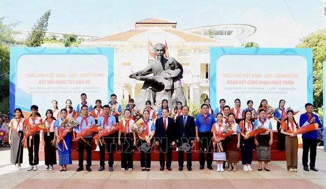 Le Festival des enfants des trois pays Vietnam-Laos-Cambodge a officiellement ouvert ses portes le13 août à Hô Chi Minh-Ville. Photo : VNA.