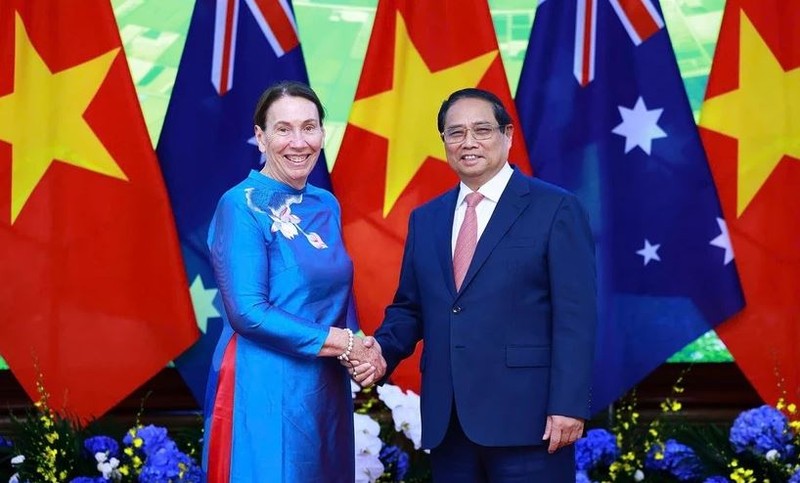 Le Premier ministre Pham Minh Chinh et la présidente du Sénat australien Sue Lines. Photo: VNA