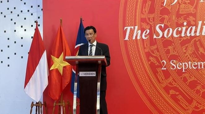 L'ambassadeur du Vietnam en Indonésie, Ta Van Thong s'exprime lors de la cérémonie. Photo : VNA