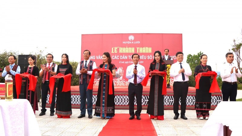 La cérémonie d’inauguration du village culturel des ethnies minoritaires dans la commune de Hong Thuong, district d’A Luoi, Photo: VOV