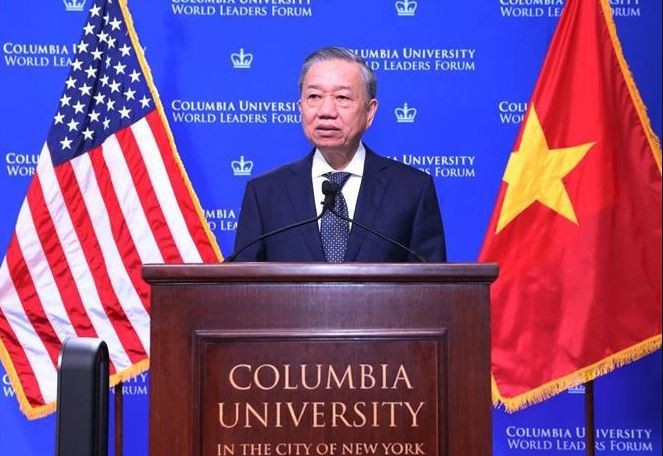 Le secrétaire général du Parti communiste du Vietnam (PCV) et président vietnamien, To Lam, prononce un discours politique à l'Université Columbia. Photo : VNA.