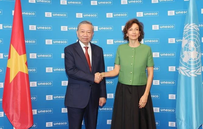 Le secrétaire général du Parti communiste du Vietnam (PCV) et président vietnamien, To Lam, et la directrice générale de l'UNESCO, Audrey Azoulay. Photo : VNA.