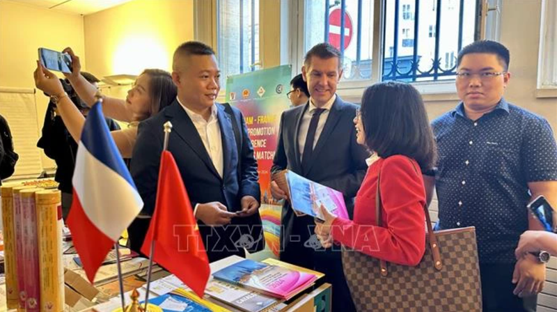 Rencontre entre des entreprises vietnamiennes et françaises. Photo : VNA.