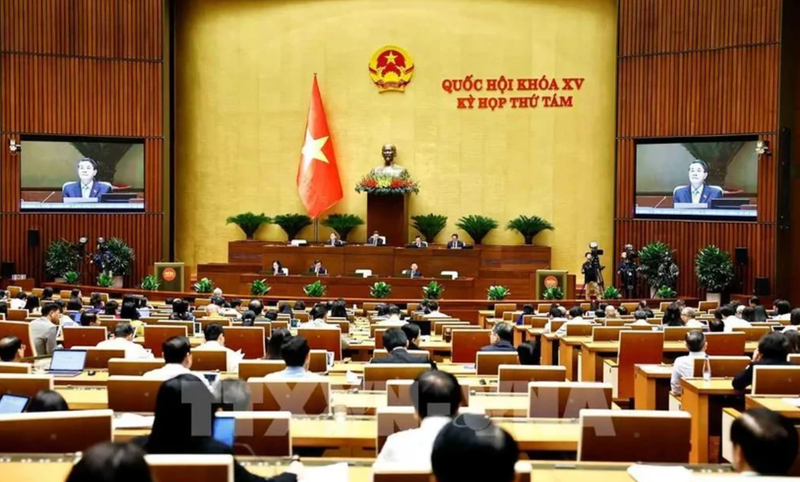 Dans le cadre de la 8e session de la 15e législature de l’Assemblée nationale, les députés discutent le 5 novembre de questions budgétaires. Photo : VNA.