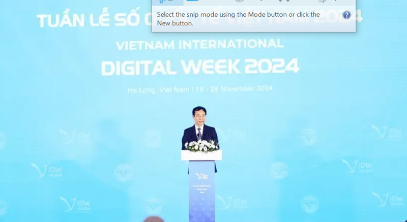 Le ministre de l'Information et de la Communication, Nguyên Manh Hung, s'exprime lorsd e l'ouvreture de la Semaine numérique internationale du Vietnam 2024. Photo: VietnamPlus