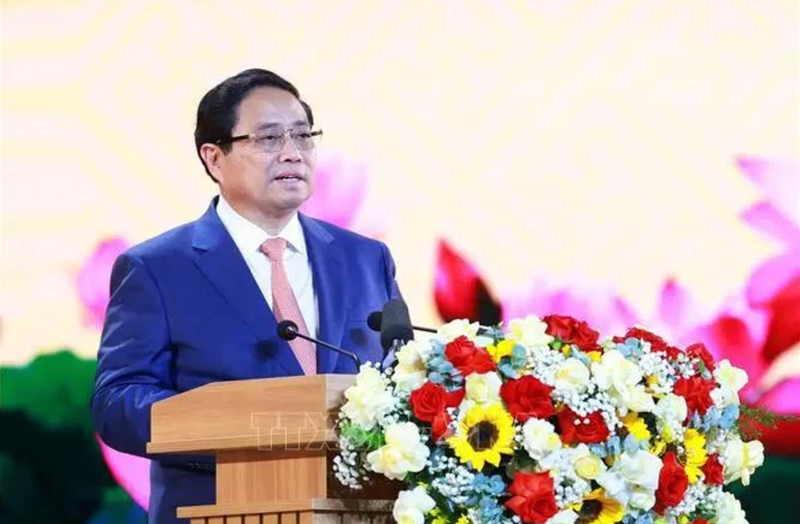 Le Premier ministre Pham Minh Chinh prend la parole à l'occasion du 60e anniversaire de la victoire de Binh Gia. Photo : VNA