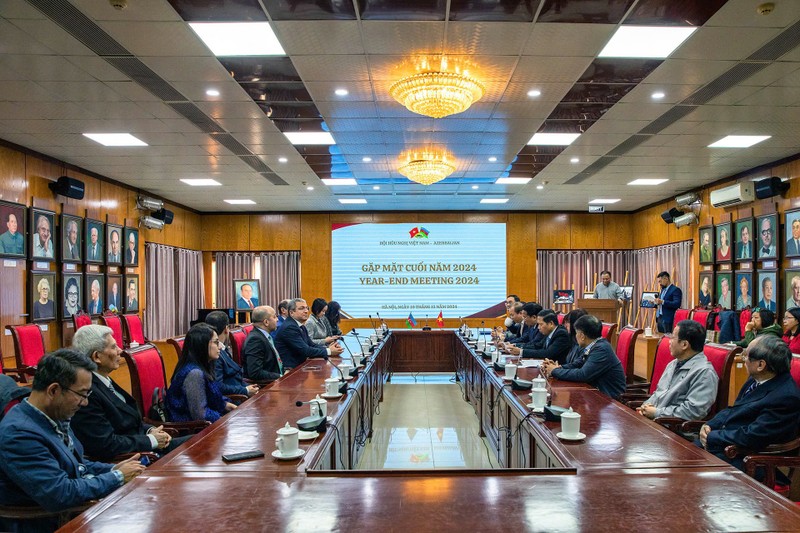 Lors de la rencontre de fin d'année de l'Association d'amitié Vietnam-Azerbaïdjan. Photo: thoidai