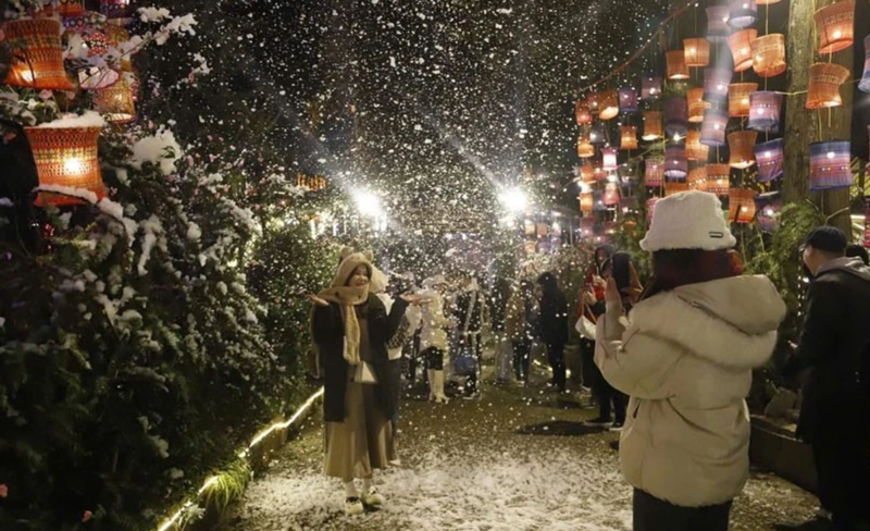 Sa Pa attire les touristes à l'occasion de Noël et du Nouvel An 2025.