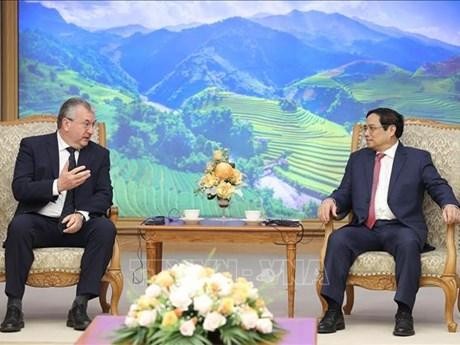 Le Premier ministre Pham Minh Chinh (à droite) et le Ministre-Président de la Fédération Wallonie-Bruxelles Pierre-Yves Jeholet, en visite au Vietnam. Photo : VNA.