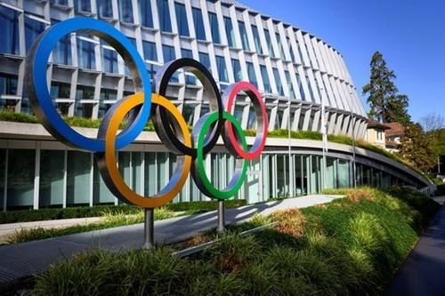 Jeux olympiques: le CIO veut «explorer des moyens» de réintégrer les sportifs russes et bélarusses