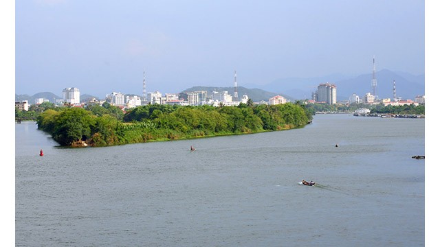 Côn Hên est une petite île sur la rivière des Parfums, la section traversant la ville de Huê, formée par des dépôts alluviaux. Photo : hanoimoi.vn