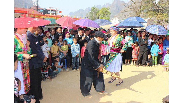 Le khène et les danses traditionnelles des H’Mông ont une signification profonde dans la vie spirituelle du groupe ethnique H'Mông dans les districts de la province montagneuse de Hà Giang. Photo : NDEL.