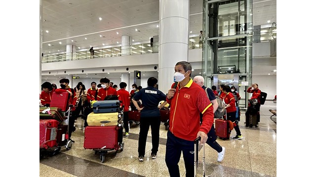 L'équipe nationale féminine vietnamienne de football est revenue au Vietnam. Photo : VFF.