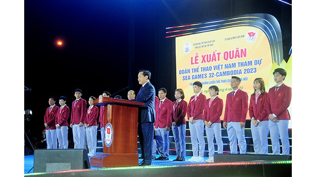 Le Vice-Premier ministre vietnamien, Lê Minh Khai, s'exprime lors de la cérémonie de départ de la délégation sportive vietnamienne pour les 32es Jeux d'Asie du Sud-Est. Photo : dangcongsan.vn