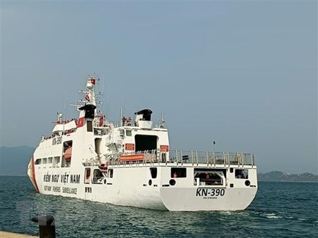 Le navire KN390 part pour Truong Sa. Photo :VNA