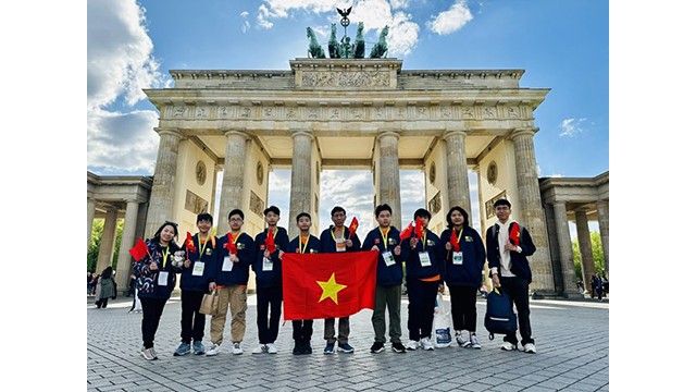 Une délégation d'élèves participe aux olympiades internationale de mathématiques Pangea 2023. Photo : VNA.