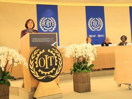 L’ambassadrice Lê Thi Tuyêt Mai lors de sa 111e Conférence internationale du Travail, à Genève, en Suisse. Photo : VNA