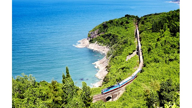  Lonely Planet a élu la ligne de Thông Nhât comme l’une des 8 lignes ferroviaires les plus remarquables. Photo: hanoimoi.com.vn