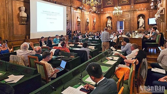 La vue générale de la cérémonie de mise à l'honneur par l’Académie française des Sciences. Photo : NDEL. 