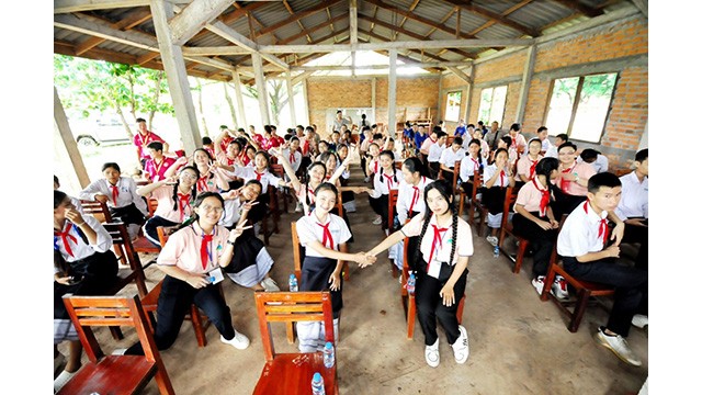 Le programme d'échange entre les enfants de Hô Chi Minh-Ville et de la province de Champassak de l’Union des jeunes pionniers de Hô Chi Minh. Photo : L'Union des enfants pionniers de Hô Chi MInh-Ville.