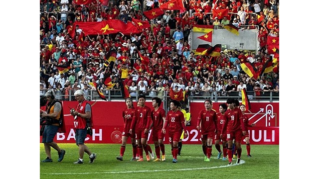 L'équipe féminine vietnamienne a reçu de nombreux compliments après le match amical avec l'équipe allemande. Photo : VFF.