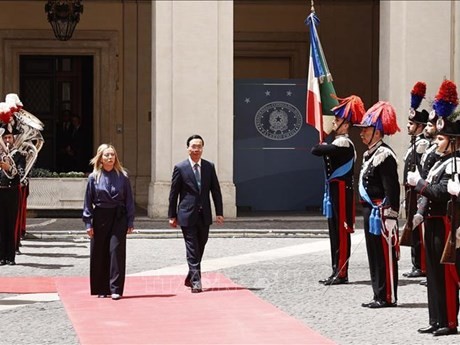 Le Président vietnamien, Vo Van Thuong, et la Première ministre italienne, Giorgia Meloni, à Rome, le 26 juillet. Photo : VNA.
