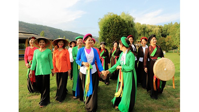 200 Vietnamiens de la province de Bac Ninh résidant en République tchèque ont participé au camp d'été. Photo : thoidai.com.vn