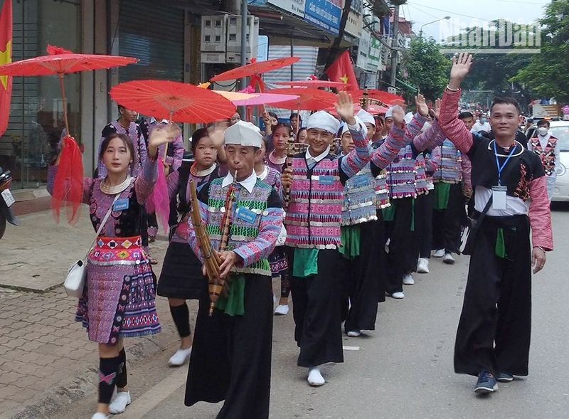 La fête de rue de l'ethnie Muong. Photo d'illustration : NDEL.