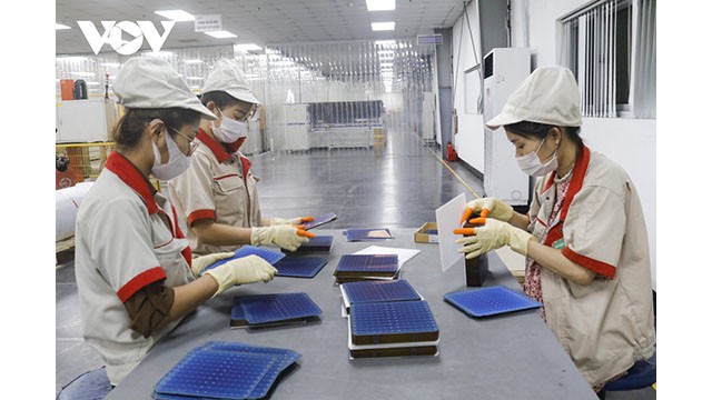 Les ouvriers dans une zone industrielle de Bac Giang. Photo d'illustration : VOV.