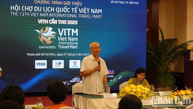 Le président de l'Association du Tourisme du Vietnam, Vu Thê Binh s'exprime lors de l'événement. Photo : NDEL.