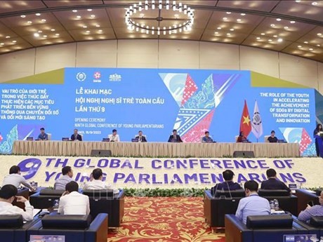 Le Président de l’AN du Vietnam, Vuong Dinh Huê, lors du programme de répétition de la 9e Conférence mondiale des jeunes parlementaires. Photo : VNA.