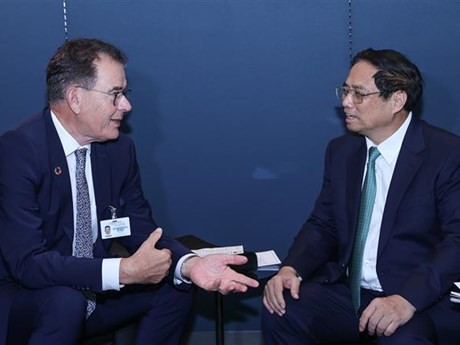 Le Premier ministre vietnamien Pham Minh Chinh (à droite) et Gerd Müller, directeur général de l'Organisation des Nations Unies pour le développement industriel (ONUDI). Photo : VNA.