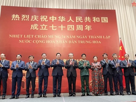 Cérémonie célébrant le 74e anniversaire de la fondation de la République populaire de Chine, à Hanoi, le 27 septembre. Photo : VNA.