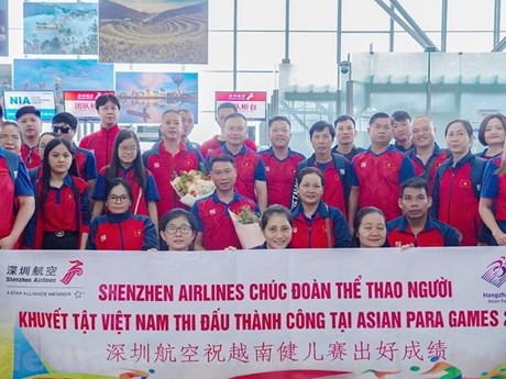Dans la matinée du 16 octobre, une délégation vietnamienne handisport s'est envolée pour Hangzhou (Chine) afin de participer aux 4es Jeux Para Asiatiques (ASIAN Para Games 4). Photo : VNA