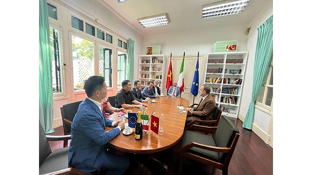 La rencontre avec l'ambassade d'Italie au Vietnam. Photo.: Association d'Amitié Vietnam - Italie.
