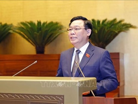 Le Président de l’Assemblée nationale, Vuong Dinh Huê, lors de la réunion, à Hanoi, le 27 novembre. Photo : VNA.